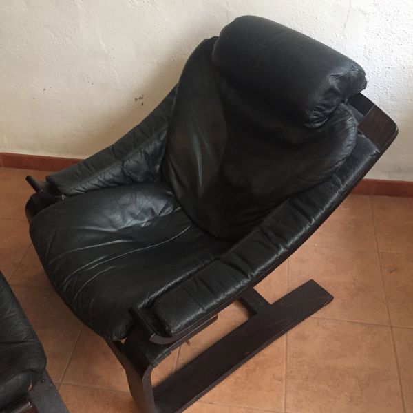Sillón Kroken de cuero negro escandinavo