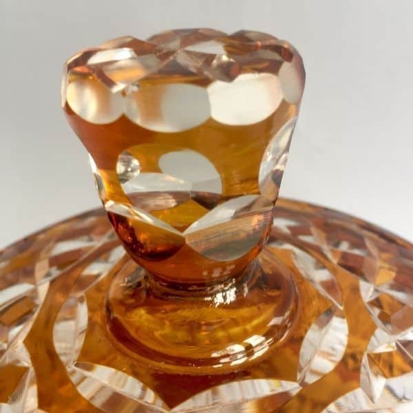 Bombonera de cristal tallado de Bohemia - Imagen 4