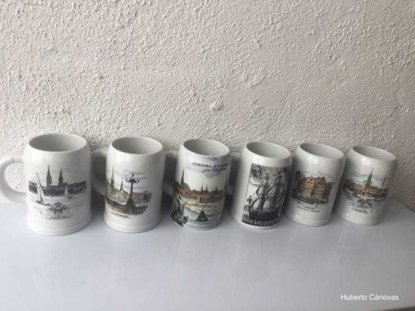 Jarras de cerveza alemanas decoradas a mano