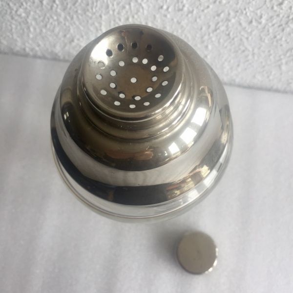 Coctelera de cristal y metal