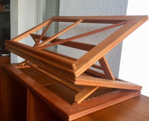 Gran atril de madera noble artesanal, plegable