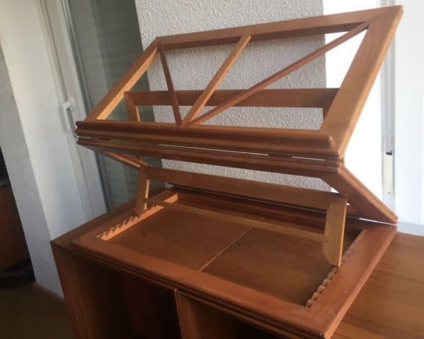 Gran Atril de madera noble artesanal, plegable y articulado