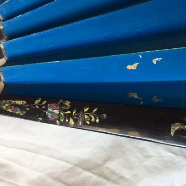Defecto agujeros en abanico chino antiguo