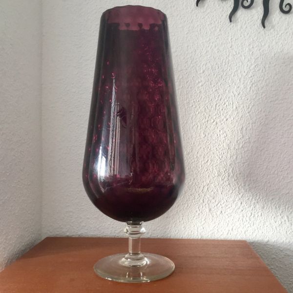 Jarrón de cristal morado vintage