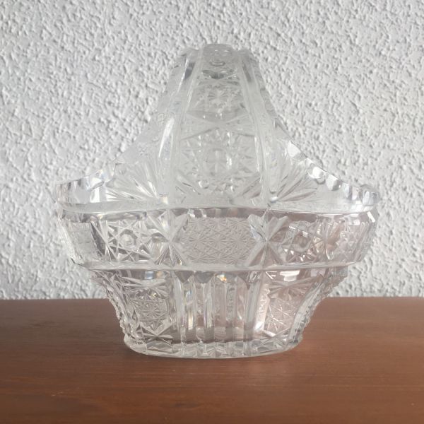 Cesto de cristal tallado de Bohemia. Años 50 - Imagen 3