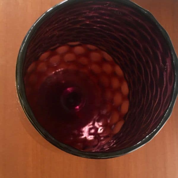 Florero de vidrio morado vintage