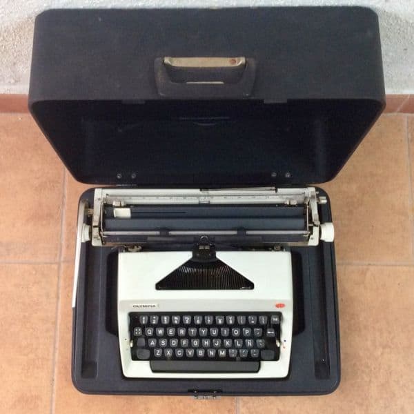 Máquina de escribir Olympia Vintage
