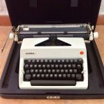 Máquina de escribir Olympia Vintage