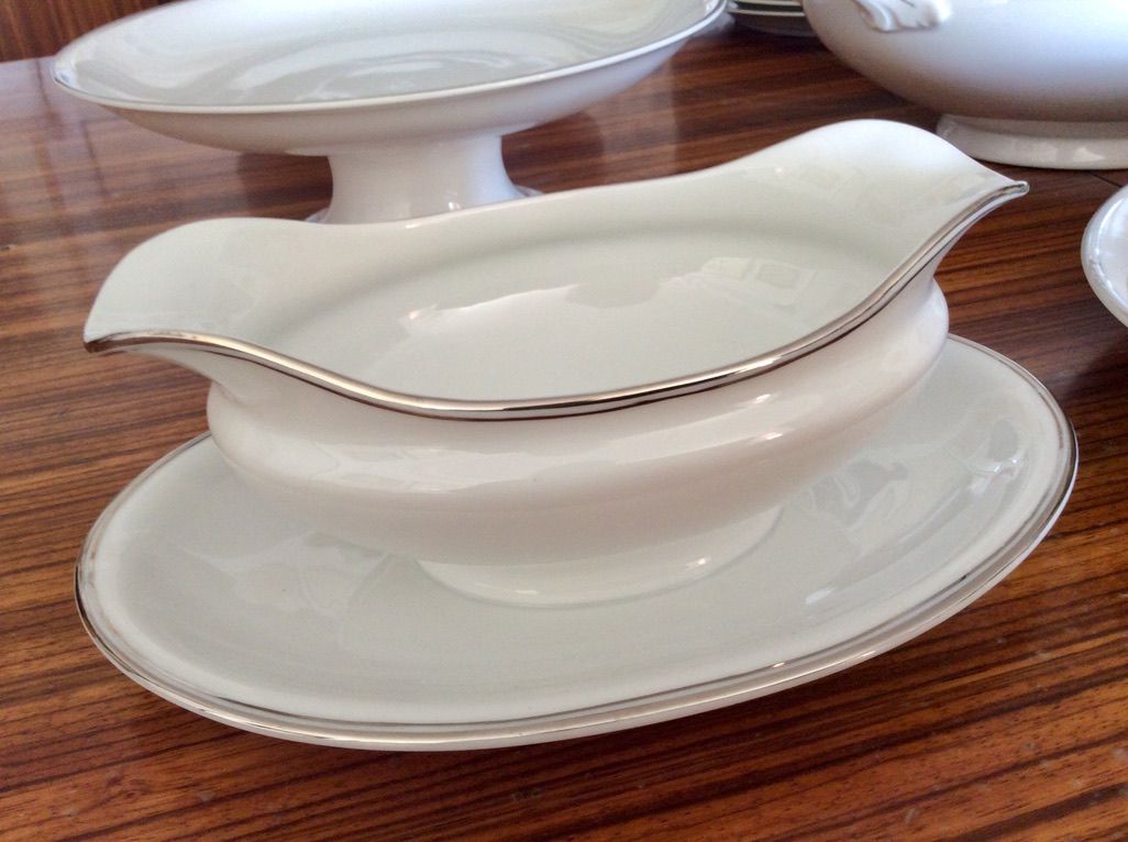 Salsera de porcelana checa