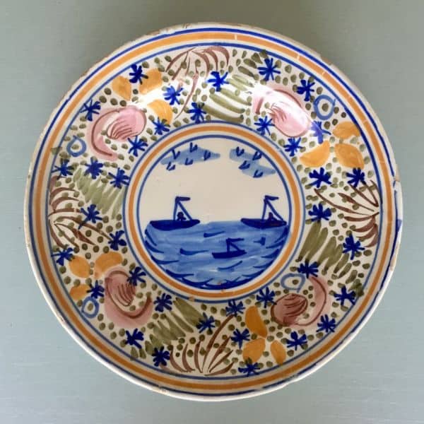 plato antiguo pintado a mano