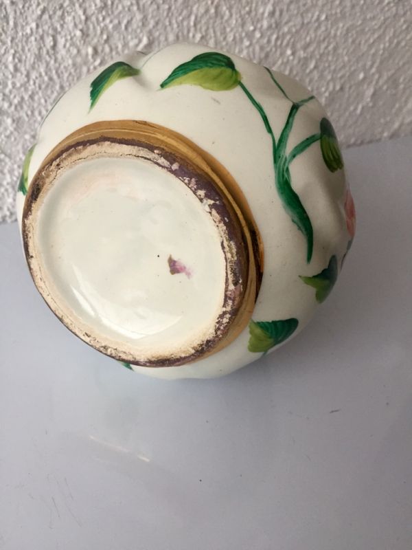Jarrón de porcelana vintage policromado y dorado