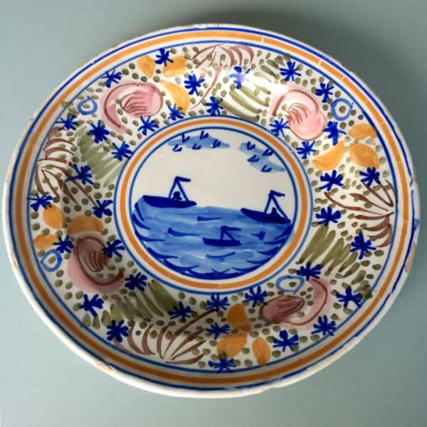 plato antiguo pintado a mano