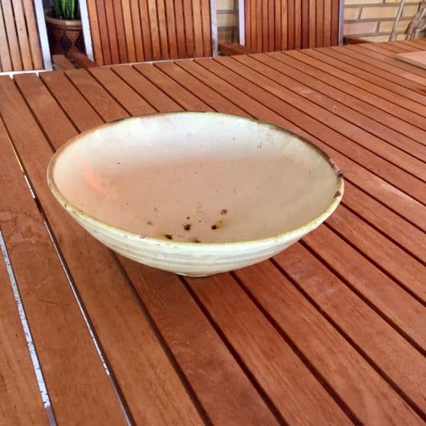 Antiguo lebrillo escurridor