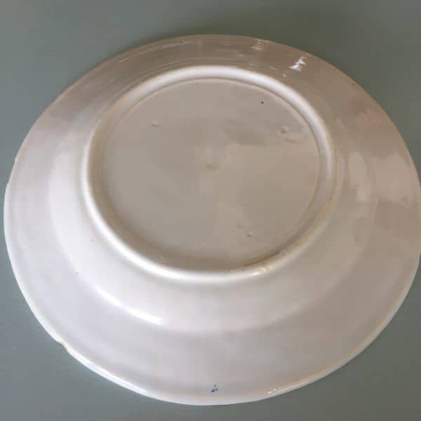 plato antiguo pintado a mano