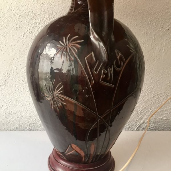 Detalle Cántaro cerámica de Cuenca. Jarrón Casas colgantes
