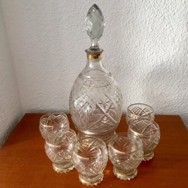 Licorera antigua cristal tallado