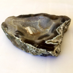 Cenicero tallado en geoda de ágata natural