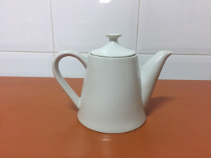 Tetera de porcelana blanca Vintage