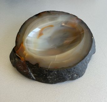 Cenicero de ágata jaspeada tallado a mano