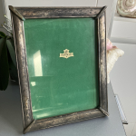 Marco antiguo de plata de ley envejecido