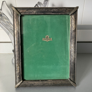 Marco antiguo de plata de ley envejecido