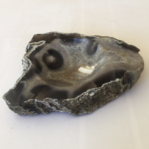 Cenicero tallado en geoda de ágata natural