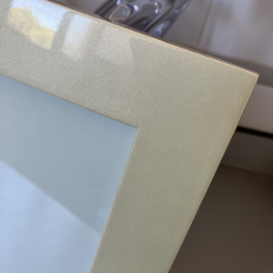 Detalle Marco de madera lacada vintage blanco