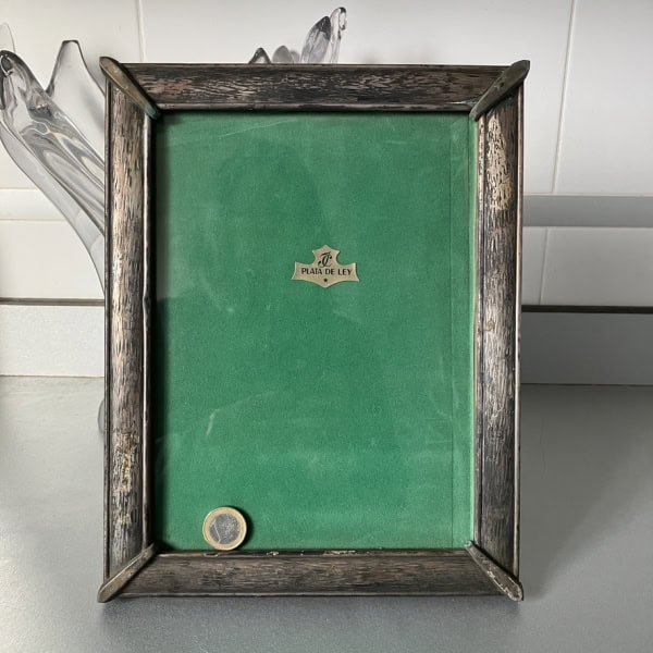 Porta fotos antiguo de plata envejecida