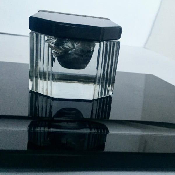 Escribanía Art Deco de cristal negro