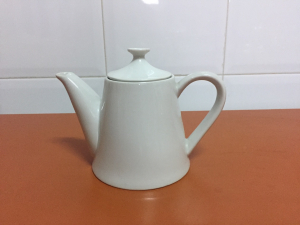 Tetera de porcelana blanca Vintage