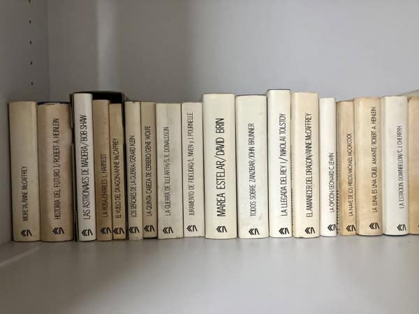 56 libros de Colección Acervo Ciencia Ficción