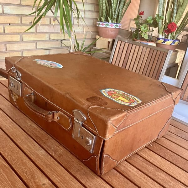 Maleta neceser de viaje vintage completo con accesorios - cuero. Años 50