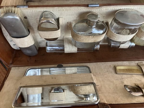 Maleta neceser de viaje vintage completo con todos sus accesorios - cuero - años 50