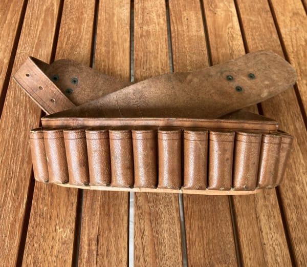 Canana de caza antigua de piel curtida - 25 cartuchos