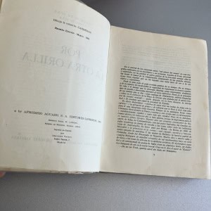 Por la otra orilla - Agustín de Foxá. Afrodisio Aguado 1961. Primera Edición.