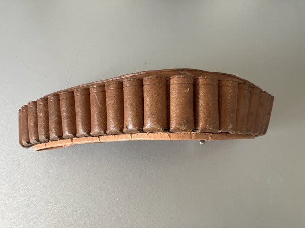 Cartuchera de cuero antigua