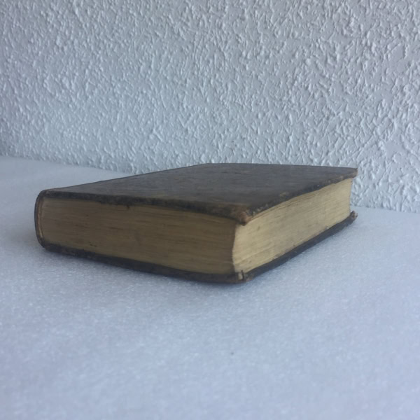 Cortes Libro antiguo Telémaco 2