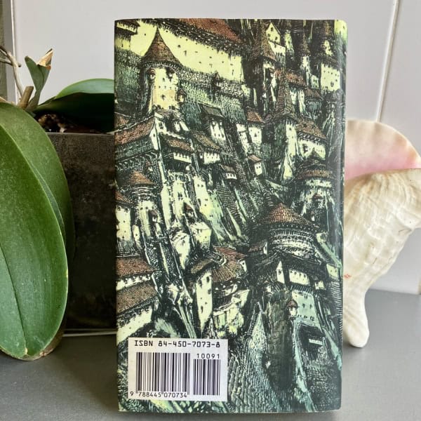 Contraportada. Titus Groan — Mervyn Peake | Minotauro 1991 Primera Edición Española | Trilogía Gormenghast | Fantasía gótica | Libro coleccionismo