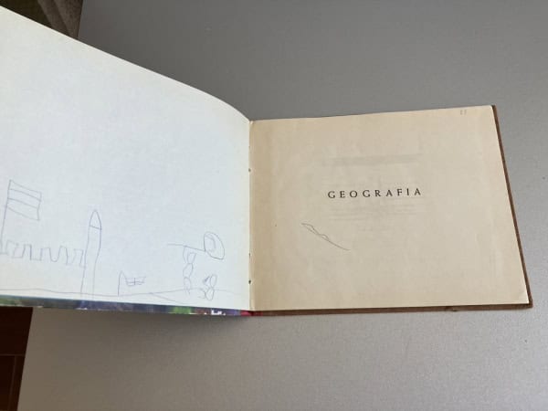 Libro escolar ilustrado Geografía Escolar Edelvives